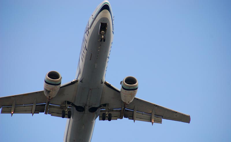 airplane-dirty-into-yvr Flying dirty on approach to YVR